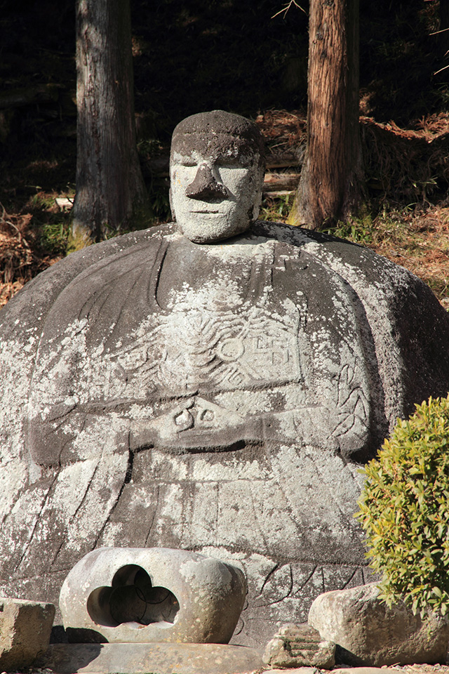 Manji no Sekibutsu (stone Buddhist image)
